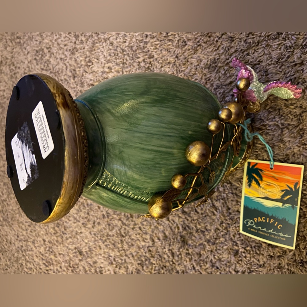 NWT Retro Vase Featuring Parrot 🦜Embellishment By- WorldTravelerPacific Paradise - Picture 15 of 16
